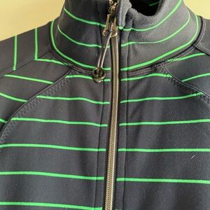 Lululemon jacket zip up. Very good Condition!